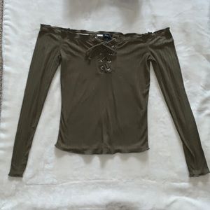 Olive Green off the shoulder full lenghth sleeve top size: xs